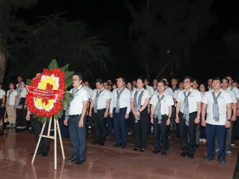 ĐẢNG UỶ CÁC CƠ QUAN ĐẢNG TP. HỒ CHÍ MINH - CÔN ĐẢO LINH THIÊNG