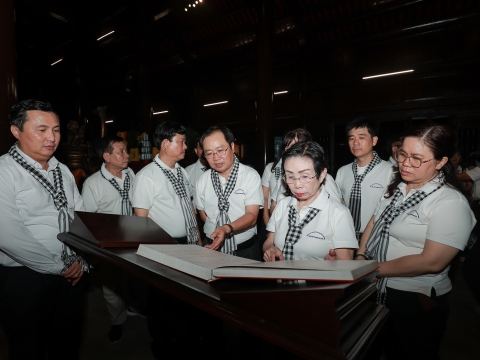 ĐẢNG UỶ CÁC CƠ QUAN ĐẢNG TP. HỒ CHÍ MINH - CÔN ĐẢO LINH THIÊNG