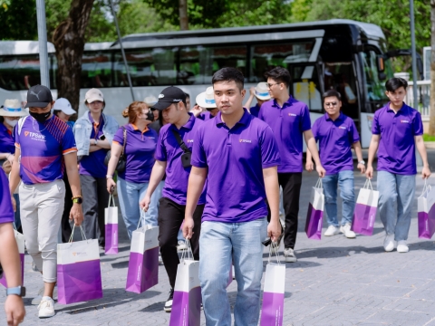 Hồ Tràm 2024 - Ngân Hàng TP Bank Chi nhánh, Quận 4