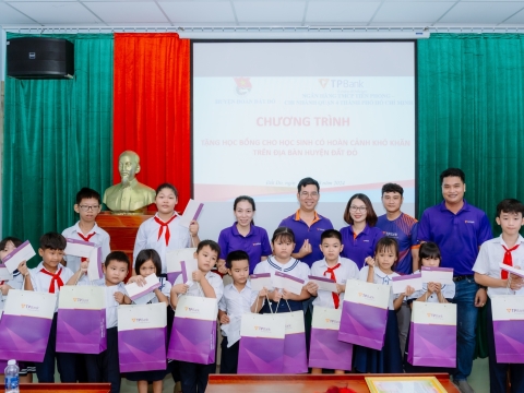 Hồ Tràm 2024 - Ngân Hàng TP Bank Chi nhánh, Quận 4